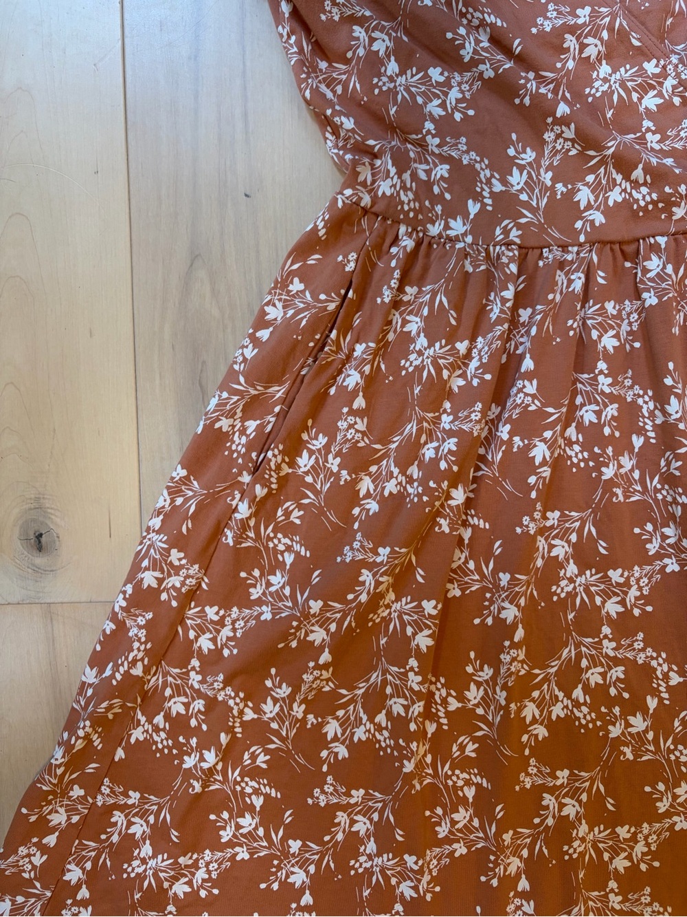Pact Organic Cotton Fit & Flare Crossover Dress Rust Terracotta Floral Pockets S - Picture 5 of 10